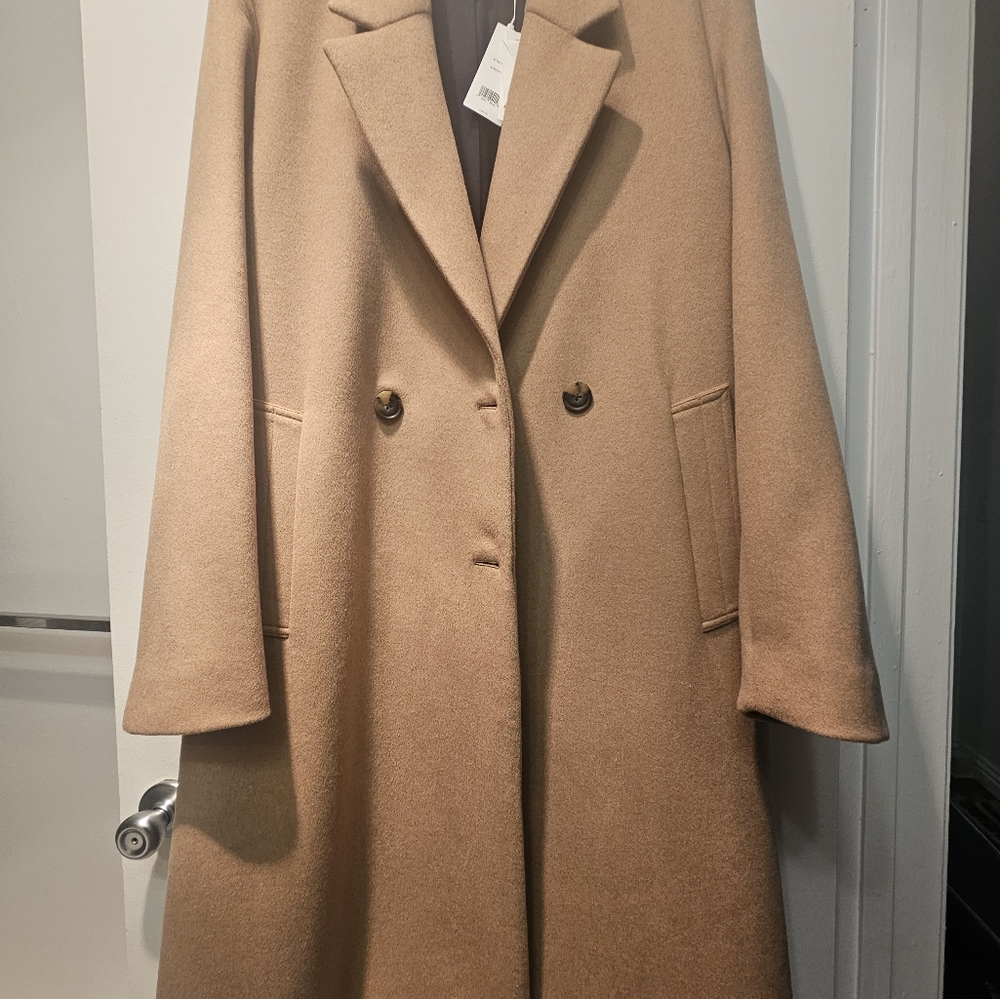 VINCE COAT NEVER BEEN WORN Brand new extra large with tags still attached